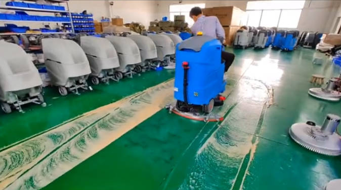 宜昌2023年还在用人工的物业保洁不妨试试洗地机吧